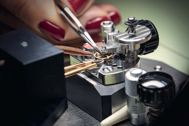 Blancpain’s in-house developed tool for securing the end of the hairspring to the piton.
