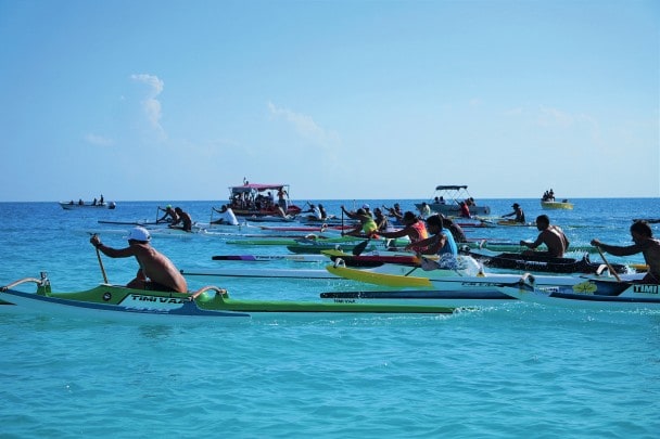 このNGOは、ヒラシュモクザメの回遊をテーマに掲げて、環礁周辺地域の住民を集め、伝統的なピローグ競技を開催しています。&nbsp; &nbsp;&nbsp;