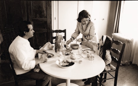  Anne-Sophie en famille, con su padre y su madre.
&nbsp;