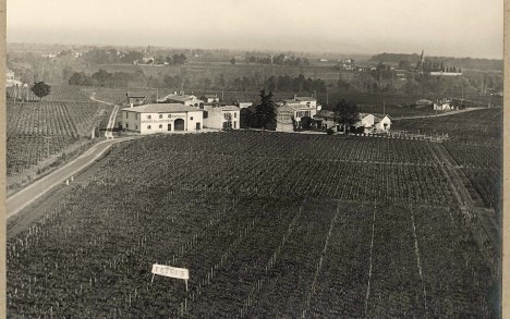 An aerial view of Petrus circa 1950.
